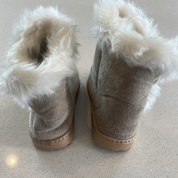 China Buttons City Toddler Girls Boots, Tan, Fleece Lined Size 26M - Picture 3 of 7